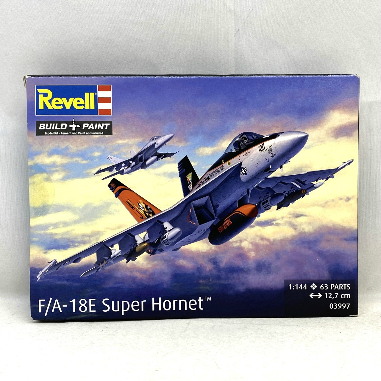 レベル 1/144 F/A-18E スーパーホーネット