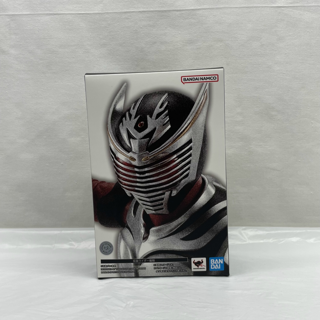 S.H.Figuarts(真骨彫製法) 仮面ライダー龍騎(オリジナルスリーブ付き)