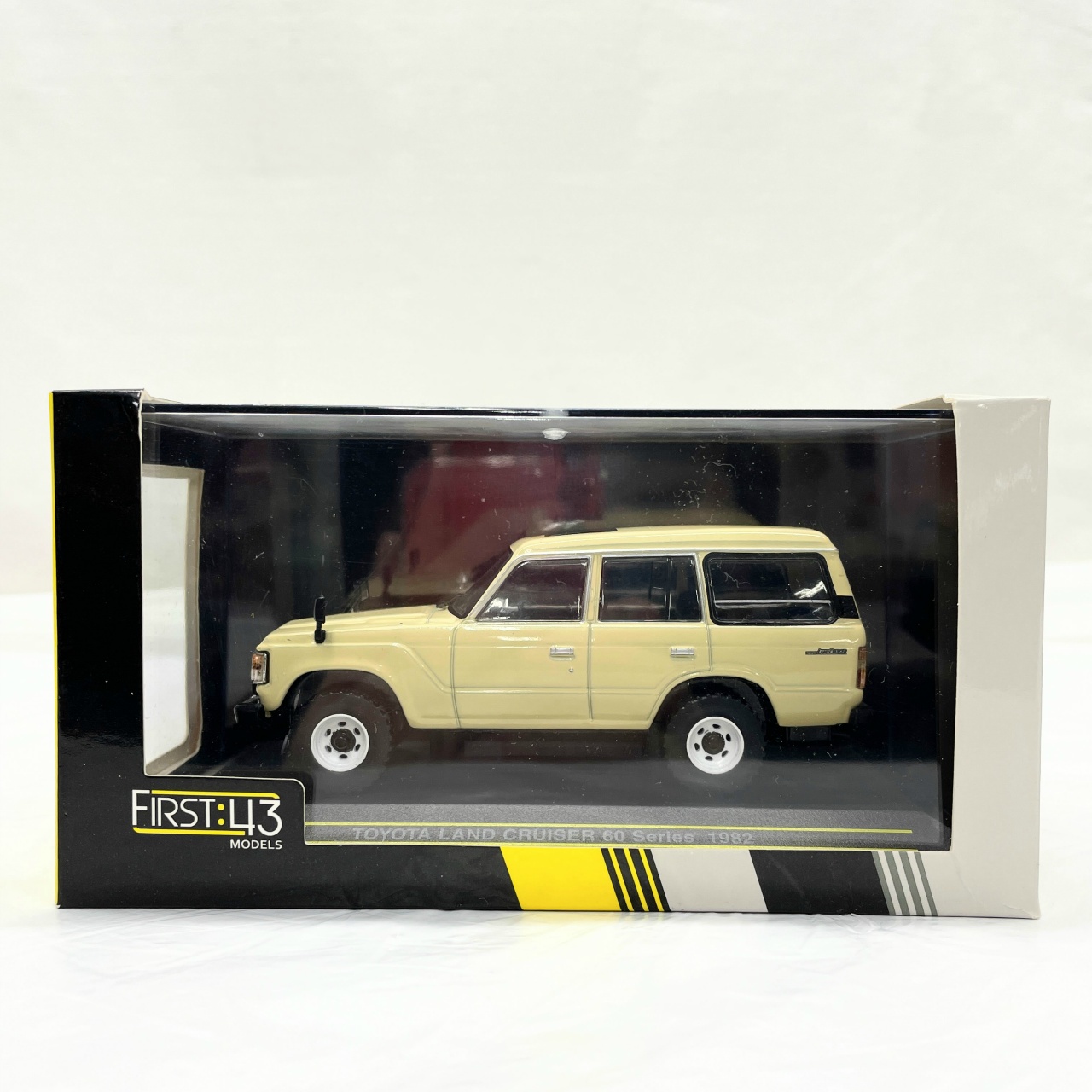First43 1/43 トヨタ ランドクルーザー シリーズ60 1982 (クリーム)