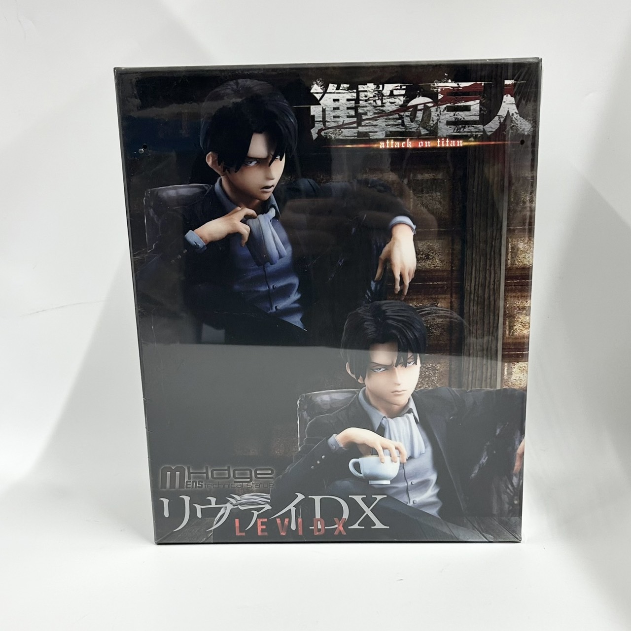 mensHdge technical statue No.3 Attack on Titan Levi Deluxe (Black Chair)