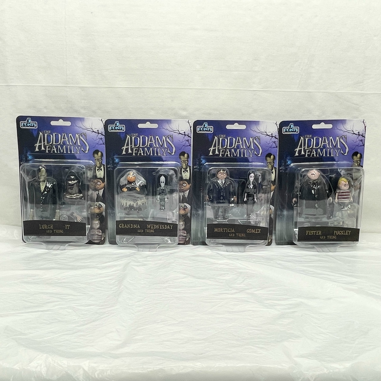 メズコ アダムスファミリー 3.75フィギュア 4種セット