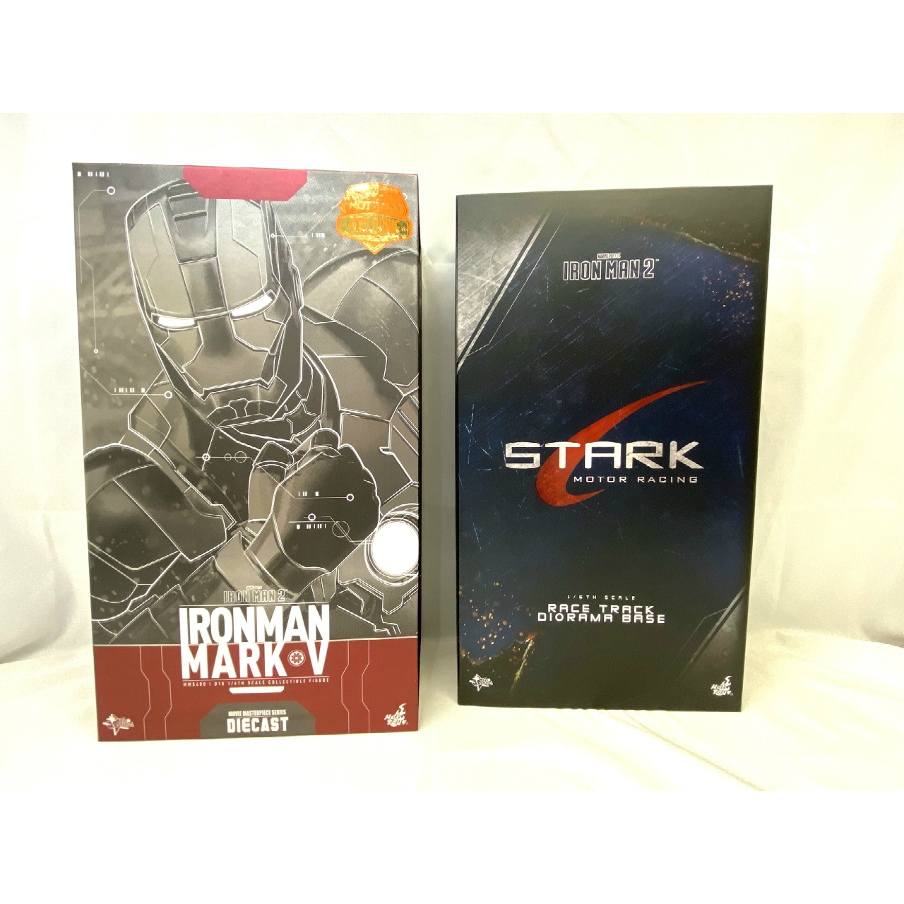 HOT TOYS ムービーマスターピースDIECAST アイアンマン・マーク5&ジオラマ台座セット