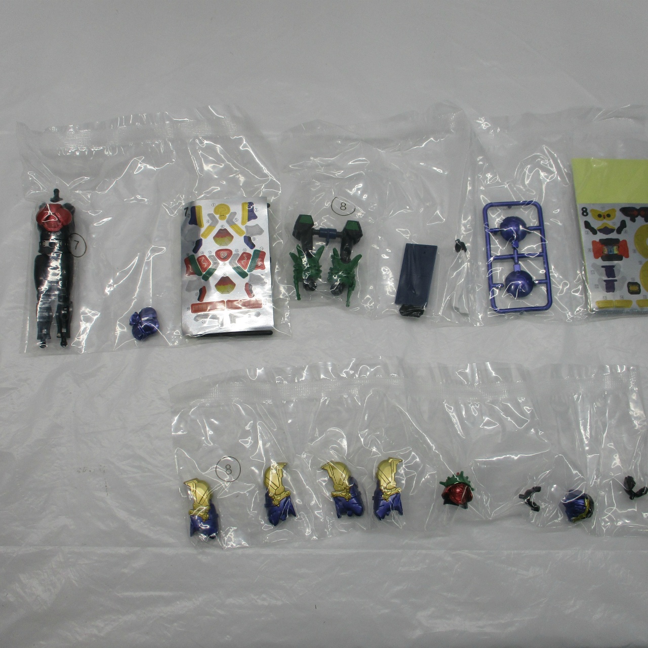 バンダイ 装動 仮面ライダーガッチャード→5← ⑦+⑧ ガッチャード ヒーケスローズ/ドッキリショベル セット