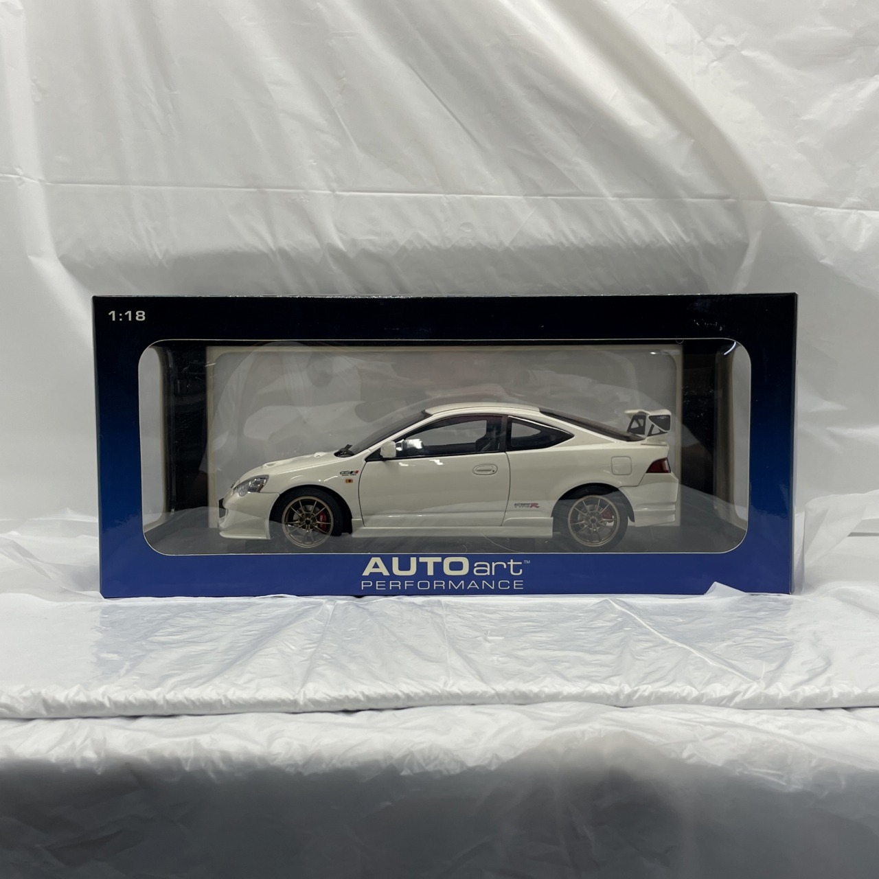 オートアート1/18 ホンダ インテグラ DC5 Type-R 無限 2001 (ホワイト)