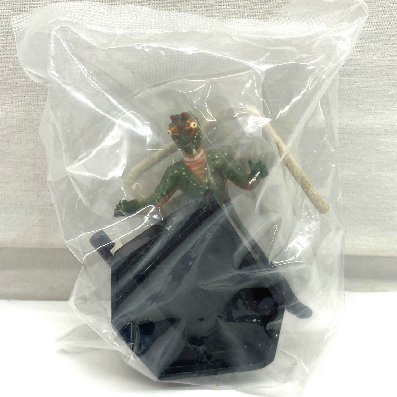 バンダイ 名鑑シリーズ ライダー怪人名鑑3 ～人喰い怪人編～　2.死神カメレオン 決斗!万博跡(死神カメレオン)