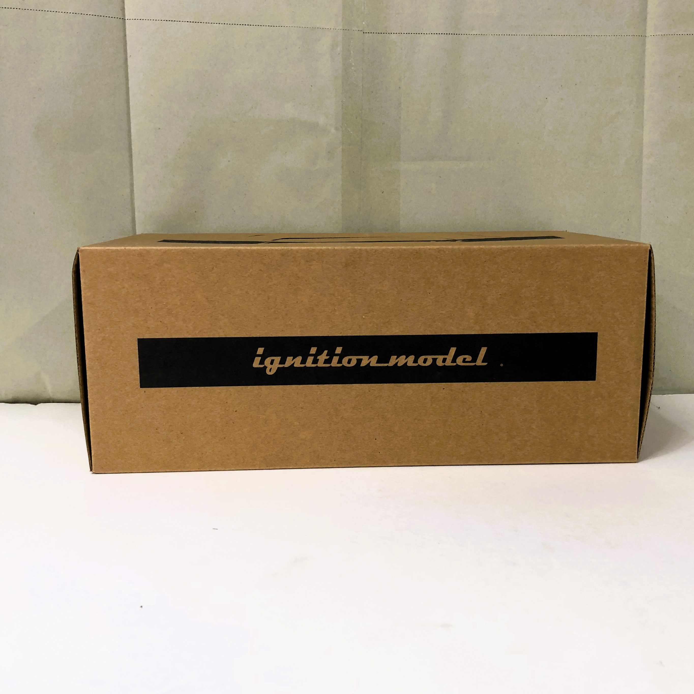 イグニッションモデル 1/18 日産 フェアレディZ S30 (レッド)