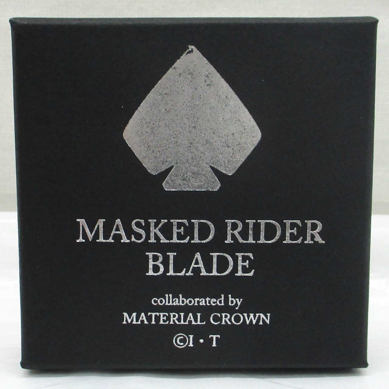 バンダイ 仮面ライダーブレイド×MATERIAL CROWN(マテリアルクラウン)仮面ライダーレンゲル イメージネックレス
