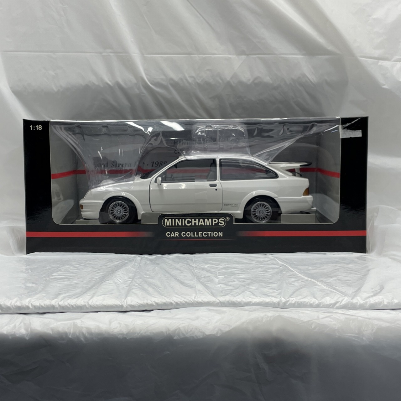 ミニチャンプス 1/18 フォード シエラ RS LHD 1988(ホワイト)