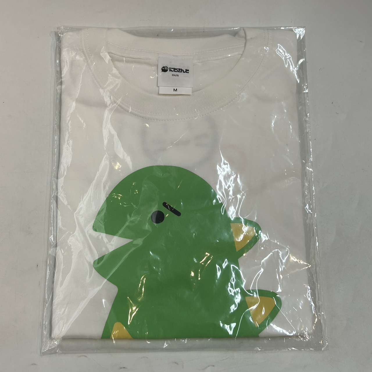 NIJISANJI Liver Model T-Shirt (Vol. 5): Matsukai Mao