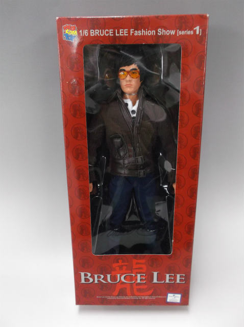 MEDICOM TOY Bruce Lee Fashion Show Series 1 - Brown Knit Shirt