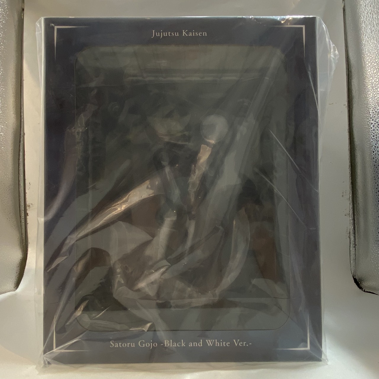 eStream 呪術廻戦 SHIBUYA SCRAMBLE FIGURE 五条悟 モノクロVer. 1/7スケール