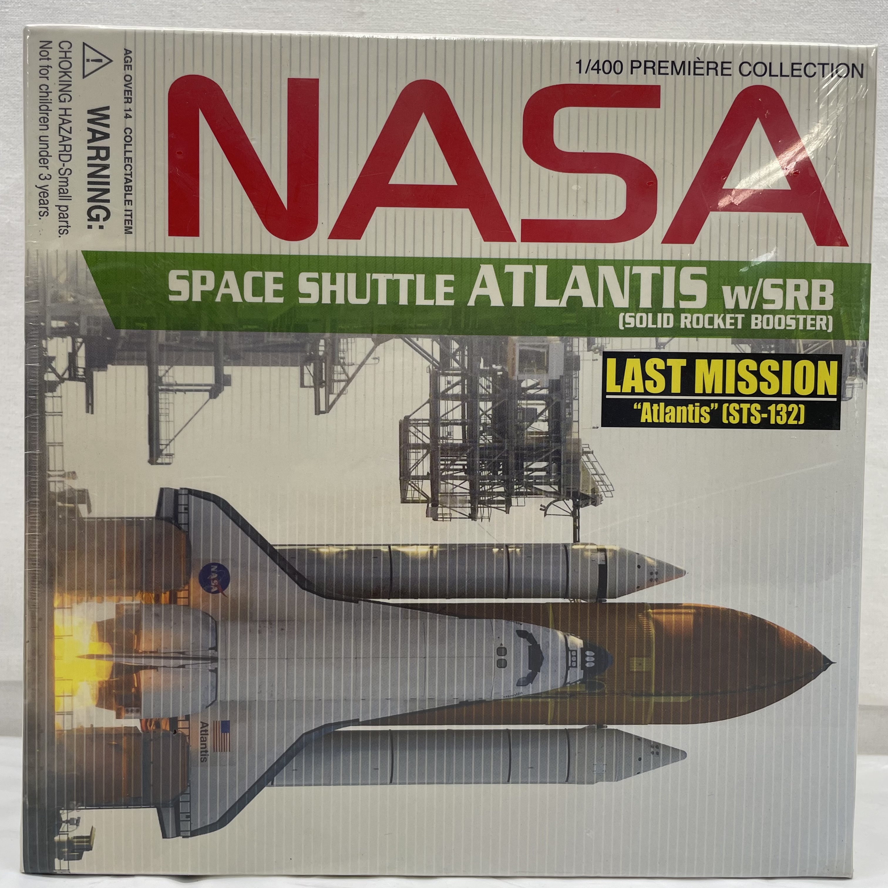 ドラゴン 1/400 スペースシャトル アトランティス ブースター付 (STS-132 アトランティス ラストミッション)