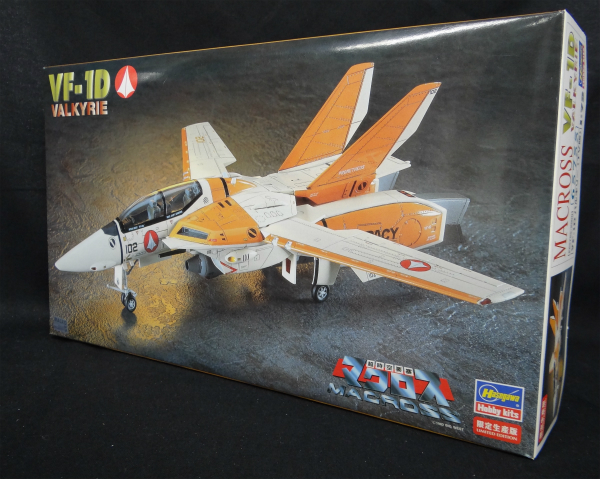 ハセガワ 超時空要塞マクロス 1/72 VF-1D バルキリー TV版 (完全限定生産)