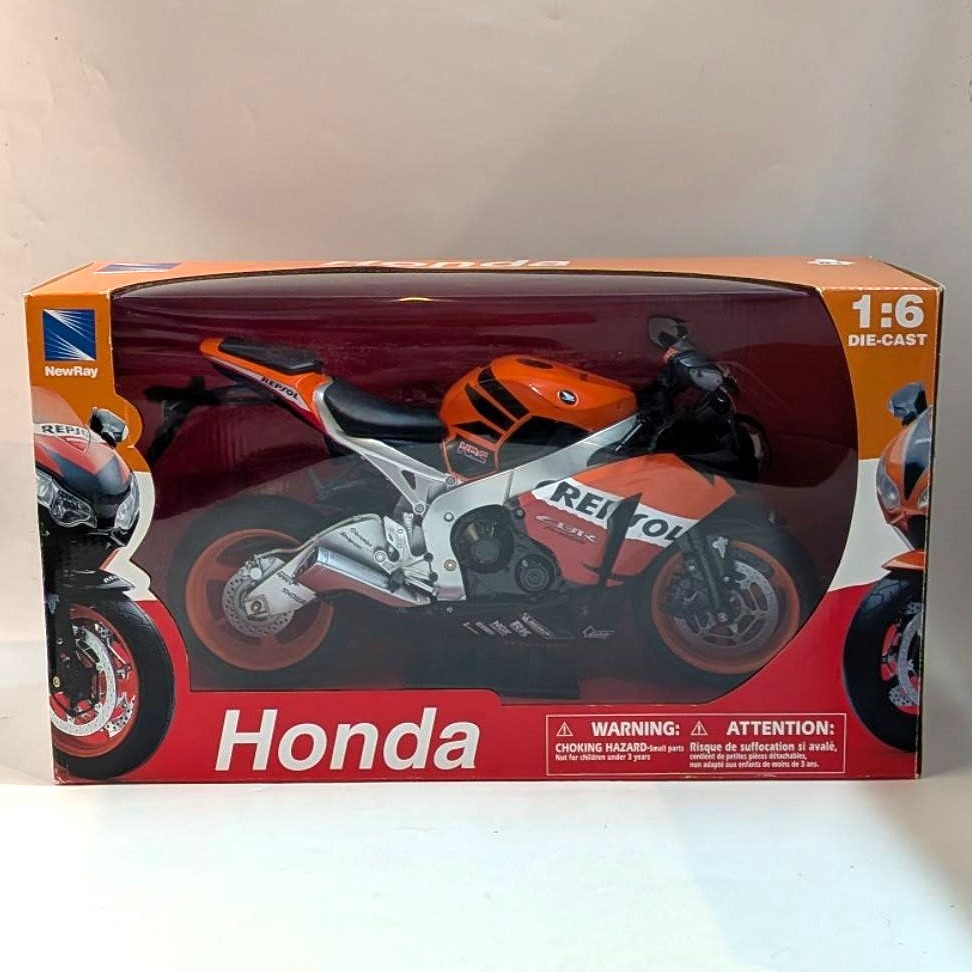 New Ray 1/6スケール レプソル ホンダ CBR1000RR