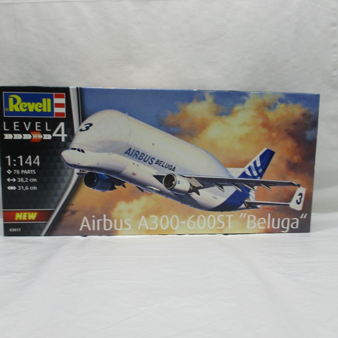 レベル 1/144 エアバス A300-600ST ベルーガ