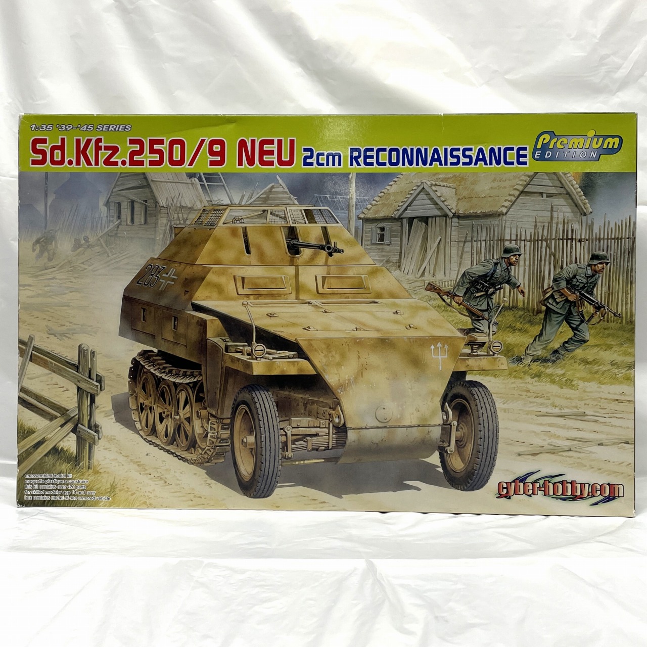 サイバーホビー 1/35 WW.II ドイツ軍 Sd.Kfz.250/9 2cm機関砲搭載 装甲偵察車