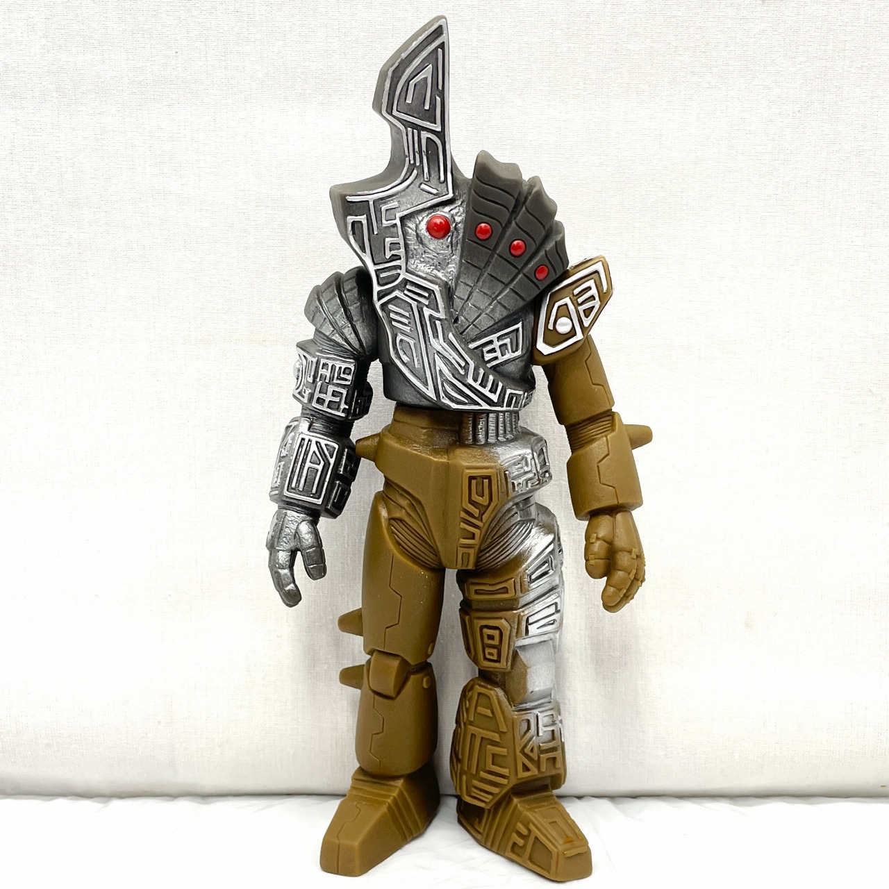 バンダイ ウルトラ怪獣シリーズ61 巨大機械人形ゴブニュ(オグマ) 2000年製