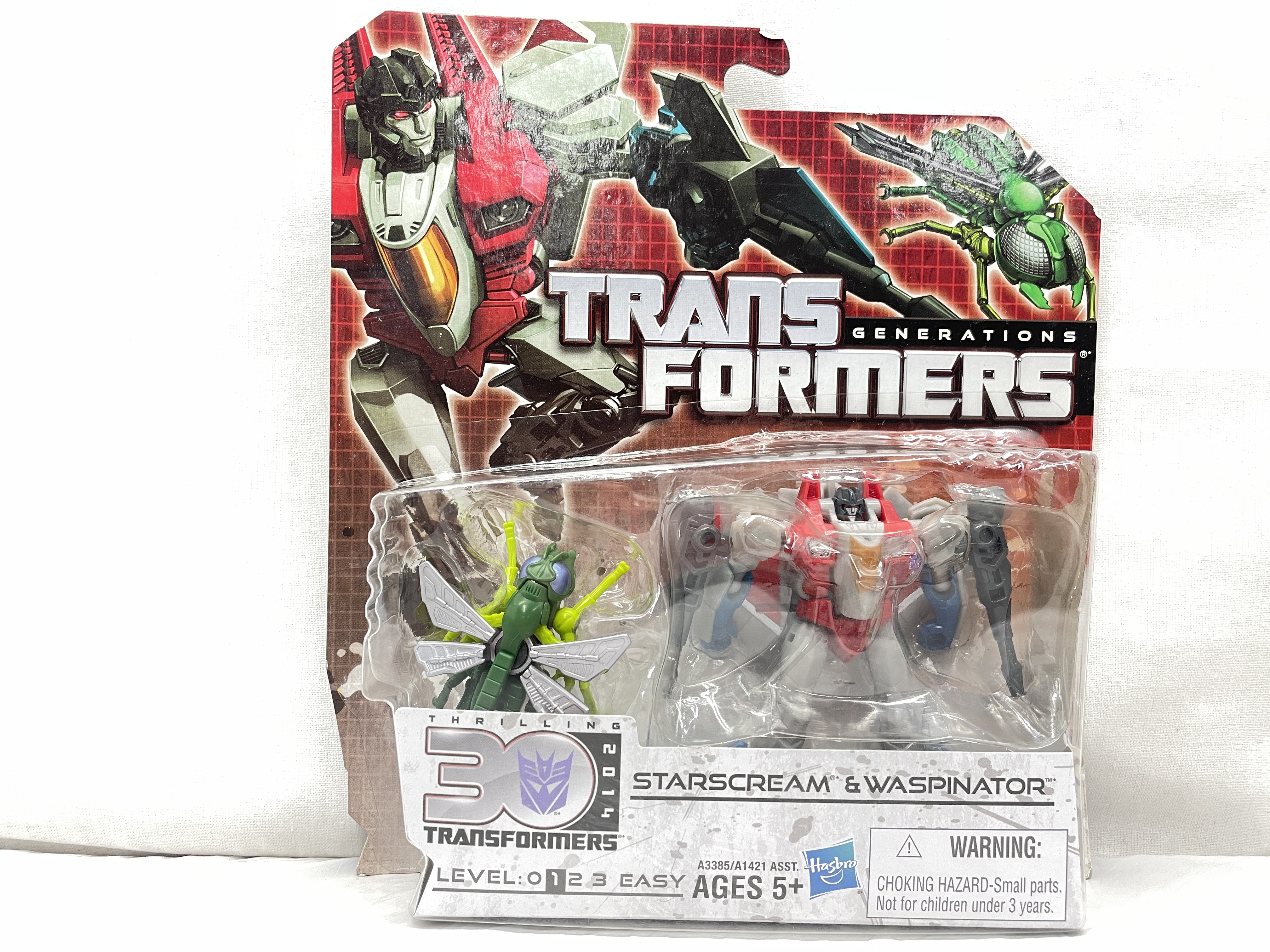 Trasnformres Generations Thrilling 30 Starscream and Waspinator