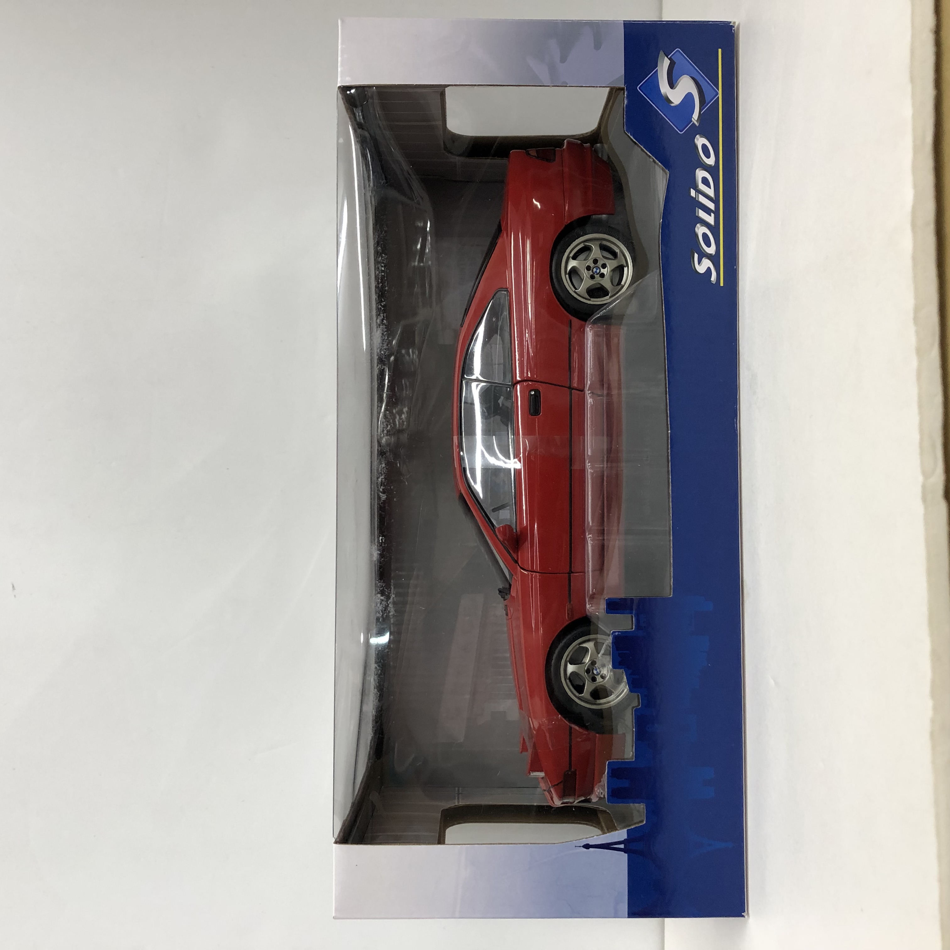 SOLOD 1/18 BMW 850 (E31) CSI (レッド)