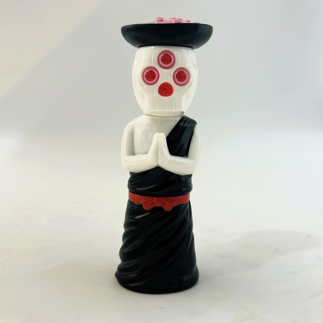 SKULL TOYS マジカルカレーマン (黒衣装 カレーピンク)