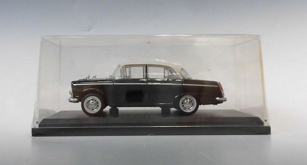 アシェットコレクション 国産名車 1/43 日産 セドリック 1900 カスタム 1961 (ブラック・ホワイト)