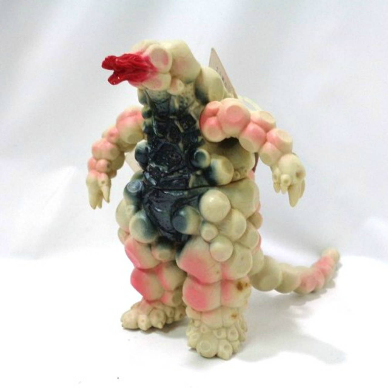 Bandai Ultra Monster Series 102 Magnia