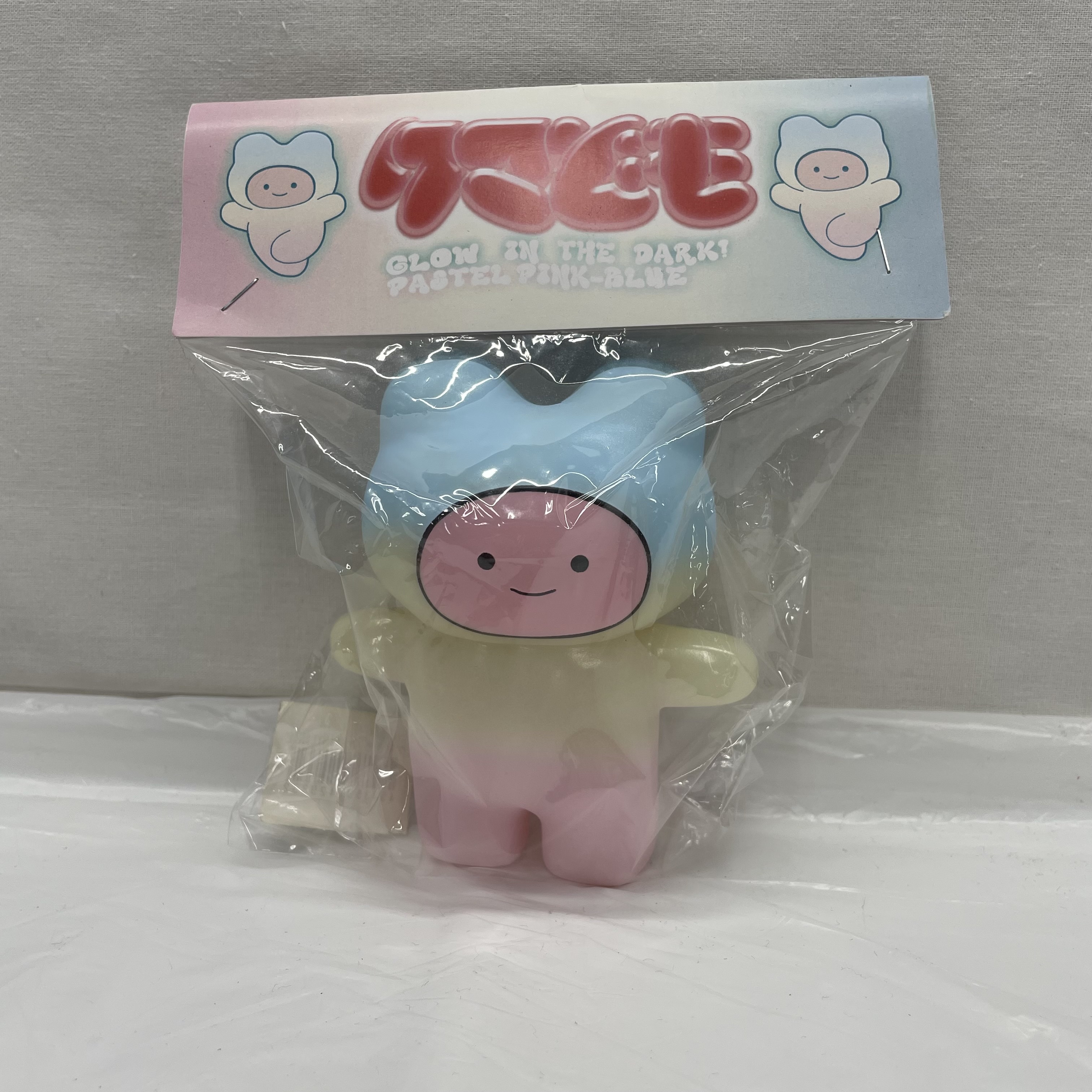 クマどもソフビ人形 VINYL限定カラー 暗闇で光る!パステルピンクブルー アメ