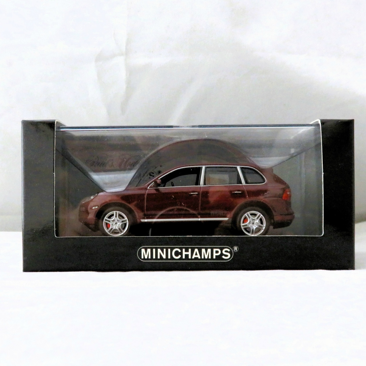 ミニチャンプス 1/43 ポルシェ カイエン ターボ 2007 レッドメタリック