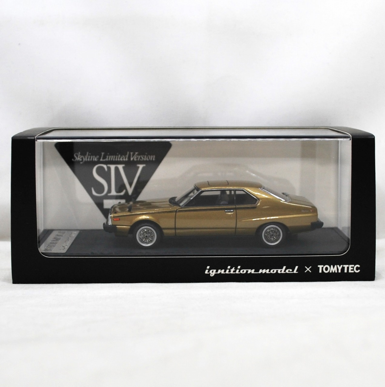 イグニッションモデル ×トミーテック 日産 スカイライン GT-E・S (ゴールデンカー)