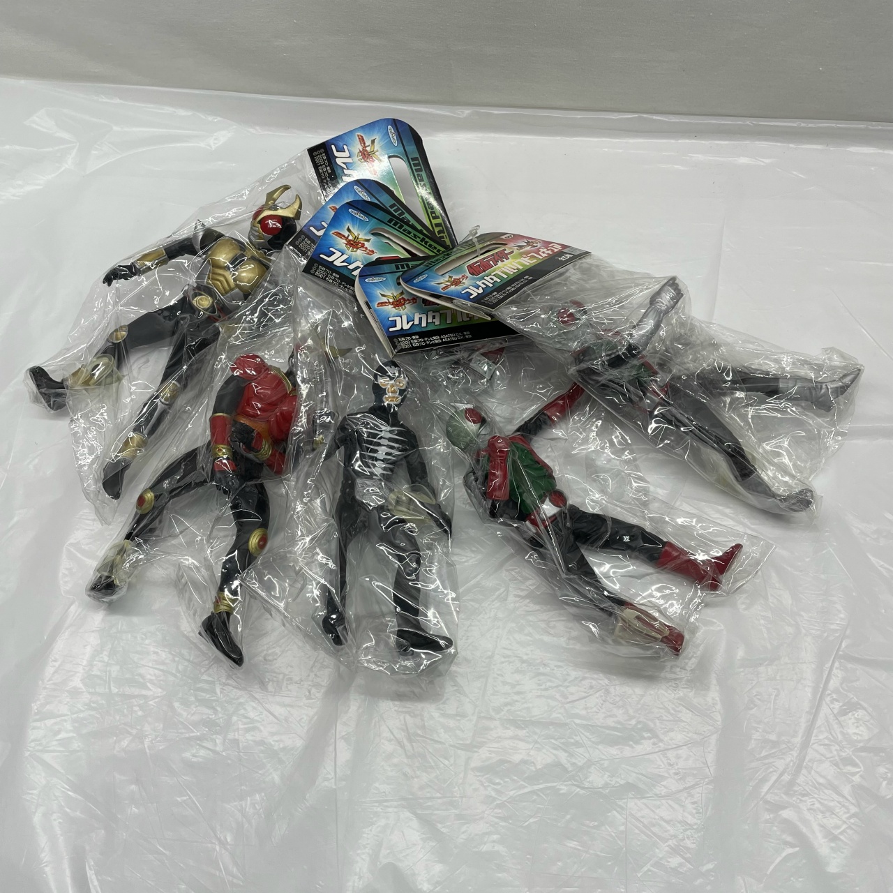 バンプレスト 仮面ライダークウガ・アギト コレクタブルソフビフィギュア 全5種セット